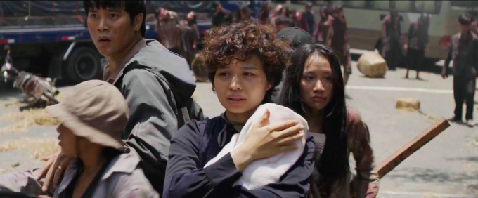 Hết bị truy sát ở Lật mặt, Ốc Thanh Vân cùng Huỳnh Đông lại bị zombie đuổi tóe khói trong phim mới