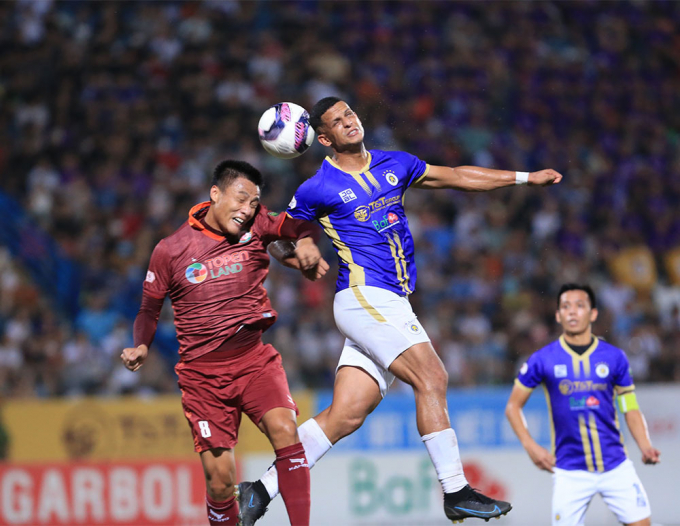 V.League 2022: Hà Nội thua sốc, HAGL mất chiến thắng ở phút bù giờ