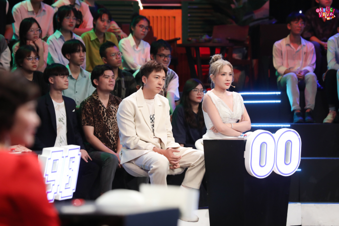 Từng nói không với gameshow, NSƯT Hữu Châu bất ngờ xuất hiện tại Ký ức vui vẻ nhờ vợ Hồng Vân rủ rê