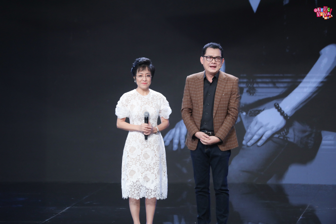 Từng nói không với gameshow, NSƯT Hữu Châu bất ngờ xuất hiện tại Ký ức vui vẻ nhờ vợ Hồng Vân rủ rê