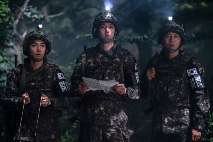 Phim Bỗng dưng trúng số: Khi các anh lính Hàn Quốc – Triều Tiên chung sức đồng lòng vì giải độc đắc triệu đô 
