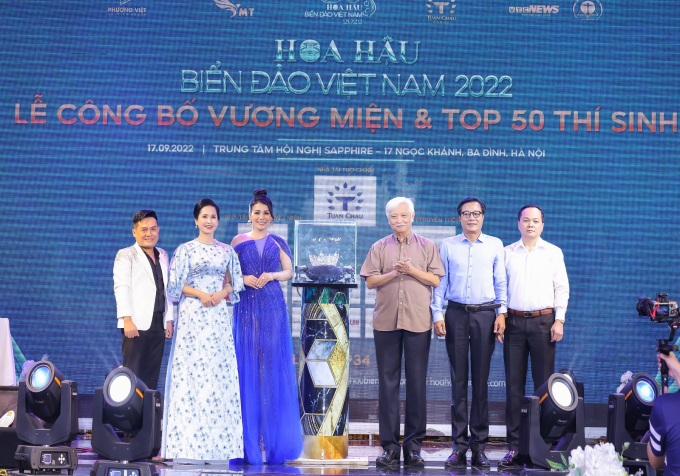 Hoa hậu Biển đảo Việt Nam ra mắt vương miện đính 12 viên kim cương xanh, giá trị khủng chẳng ai ngờ đến