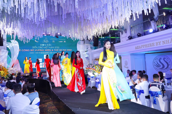 Hoa hậu Biển đảo Việt Nam ra mắt vương miện đính 12 viên kim cương xanh, giá trị khủng chẳng ai ngờ đến