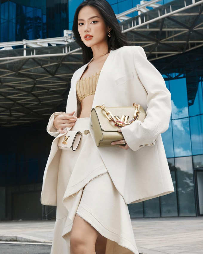 Cô Em Trendy - Khánh Linh kéo 8 vali đồ chuẩn bị thả dáng tại Milan và Paris Fashion Week