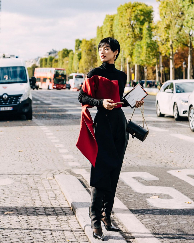 Cô Em Trendy - Khánh Linh kéo 8 vali đồ chuẩn bị thả dáng tại Milan và Paris Fashion Week