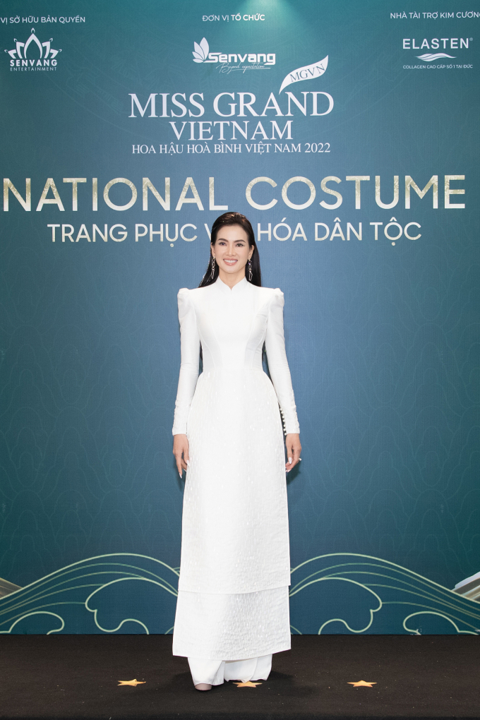 Diện áo dài nền nã tại Miss Grand Vietnam, Anh Thư cân cả thảm đỏ với nhan sắc không tuổi