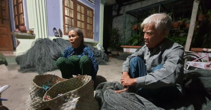 Đêm mất ngủ ở “làng Chanchu”: Ám ảnh trước tin bão dữ, quặn lòng nỗi đau nhớ con của vợ chồng lão ngư