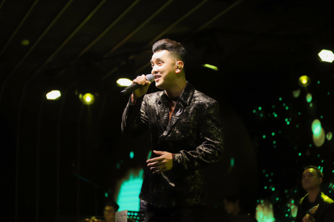 Ưng Hoàng Phúc tung teaser MV Chạm, tiếp nối siêu dự án kỷ niệm 20 năm ca hát