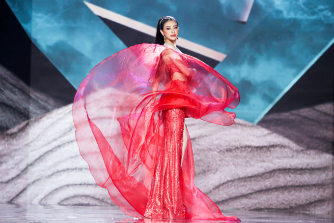 Top 50 Miss Grand Vietnam 2022 bung skill cực đỉnh với loạt trang phục dạ hội ấn tượng trong đêm Chung khảo