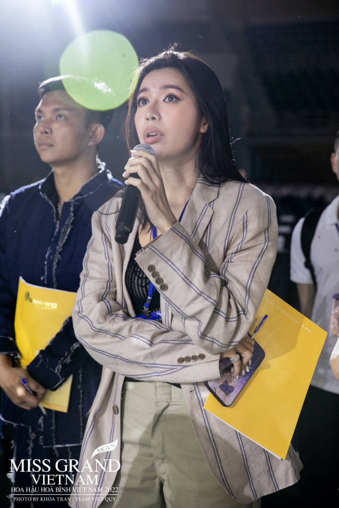 Trước giờ G chung kết Miss Grand Vietnam: Thùy Tiên rơi nước mắt, Minh Tú - Ngọc Thảo tập luyện đến tận khuya