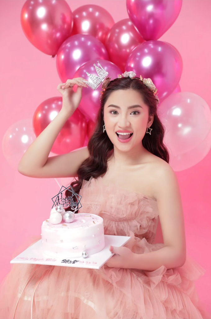 Châu Ngọc Tiên ngọt ngào tựa công chúa trong bộ ảnh mừng sinh nhật