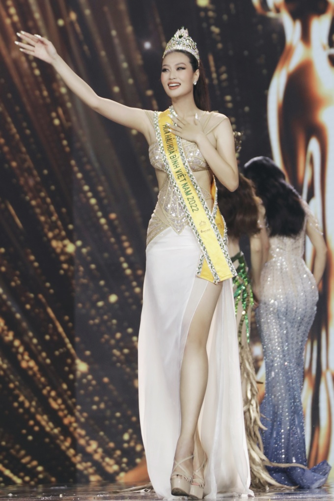 Tân Hoa hậu Hòa bình Việt Nam 2022: Vẫn chưa thấy quen lắm với cái tên hoa hậu Thiên Ân