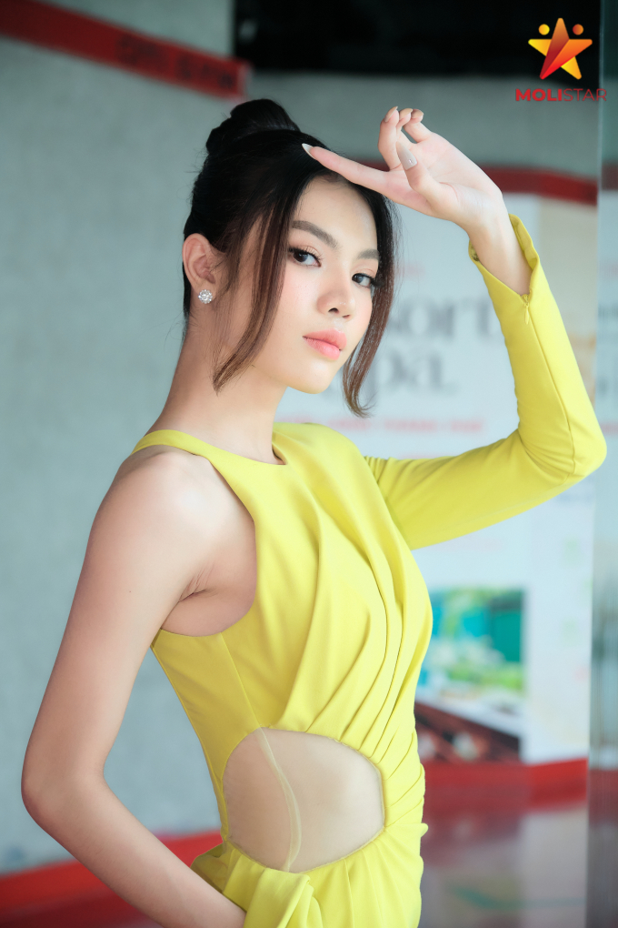 Nguyễn Tường San - bản sao siêu mẫu Minh Tú tham gia Miss International Queen Vietnam 2023