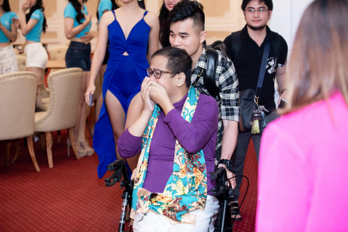 HLV Catwalk cho loạt hoa hậu Việt Anjo Santos qua đời, Kiều Loan nghẹn ngào: Không ngờ đó là lần cuối gặp thầy