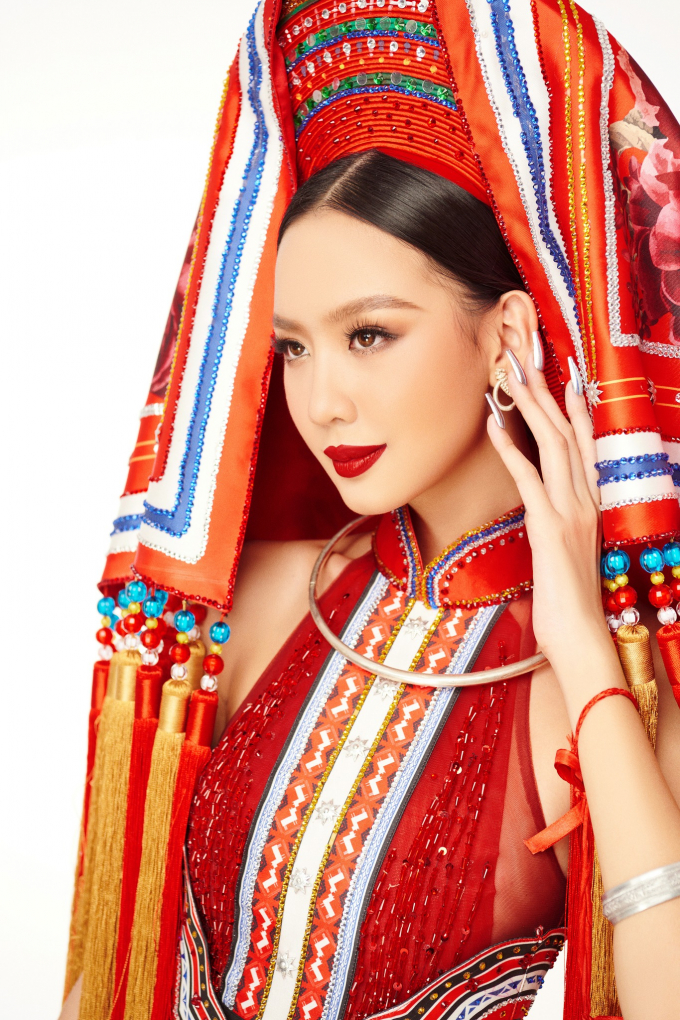 Bảo Ngọc trình diễn trang phục dân tộc Cô em Dao đỏ xuất thần, chuẩn điểm 10 tại Miss Intercontinental