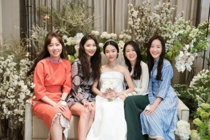 Loạt ảnh hiếm hoi trong đám cưới riêng tư của Gong Hyo Jin tại New York