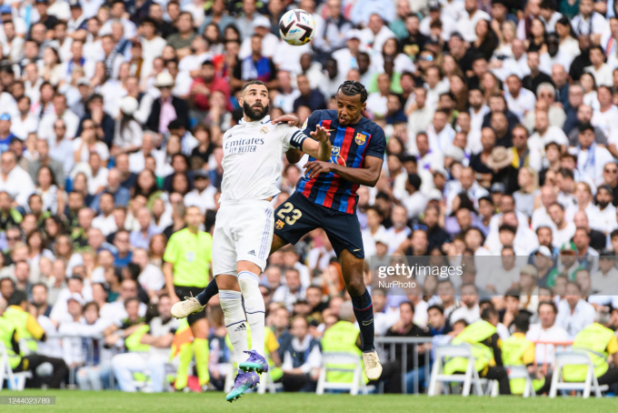 Benzema gọi Lewandowski không trả lời, Real Madrid hủy diệt Barcelona