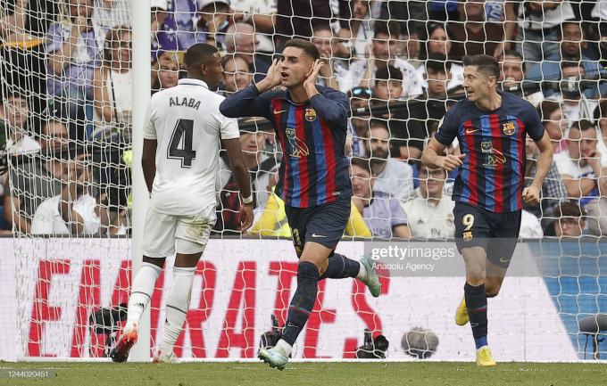 Benzema gọi Lewandowski không trả lời, Real Madrid hủy diệt Barcelona