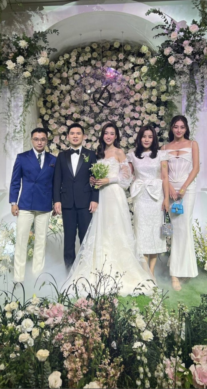 Đám cưới Đỗ Mỹ Linh: Lương Thùy Linh bắt được hoa cưới, cô dâu tuyên bố đàn em năm sau lấy chồng