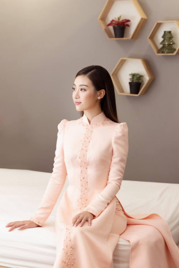 Lễ rước dâu của Đỗ Mỹ Linh: Nàng hậu diện áo dài pastel, gây thương nhớ với nhan sắc quá đỗi xinh đẹp