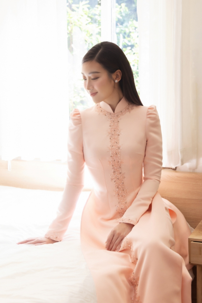 Lễ rước dâu của Đỗ Mỹ Linh: Nàng hậu diện áo dài pastel, gây thương nhớ với nhan sắc quá đỗi xinh đẹp