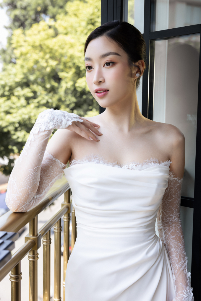 Trước giờ G đám cưới, cô dâu Đỗ Mỹ Linh diện đầm cưới tinh tế, nhan sắc xinh đẹp tựa công chúa