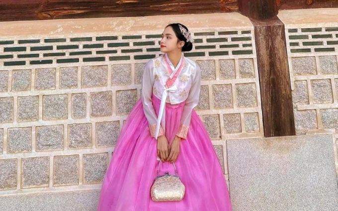 Hương Giang diện Hanbok, đẹp ngọt ngào khi hóa thân thành gái Hàn Quốc