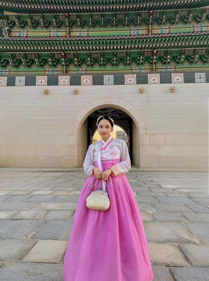 Hương Giang diện Hanbok, đẹp ngọt ngào khi hóa thân thành gái Hàn Quốc