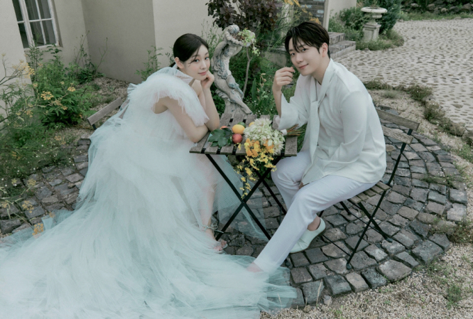 Loạt ảnh rộn ràng mùa cưới 2022 của sao Hàn: Đám cưới thế kỷ của Hyun Bin - Son Ye Jin là tâm điểm