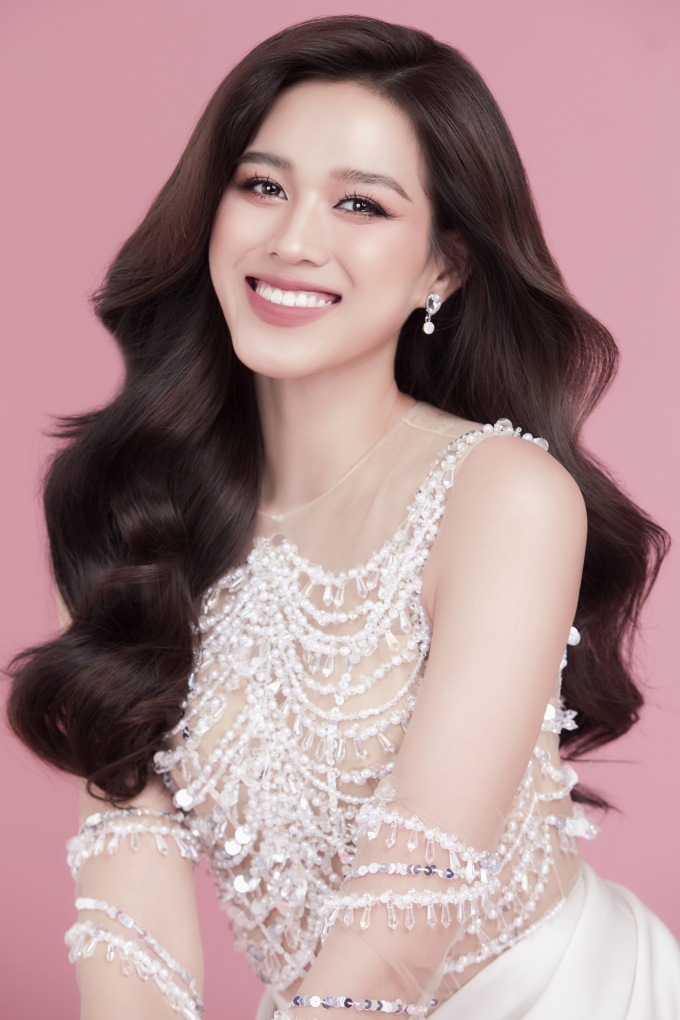 Top 3 Hoa hậu Việt Nam 2020 tung bộ ảnh ngọt ngào, sẵn sàng cho hành trình tìm ra người kế nhiệm