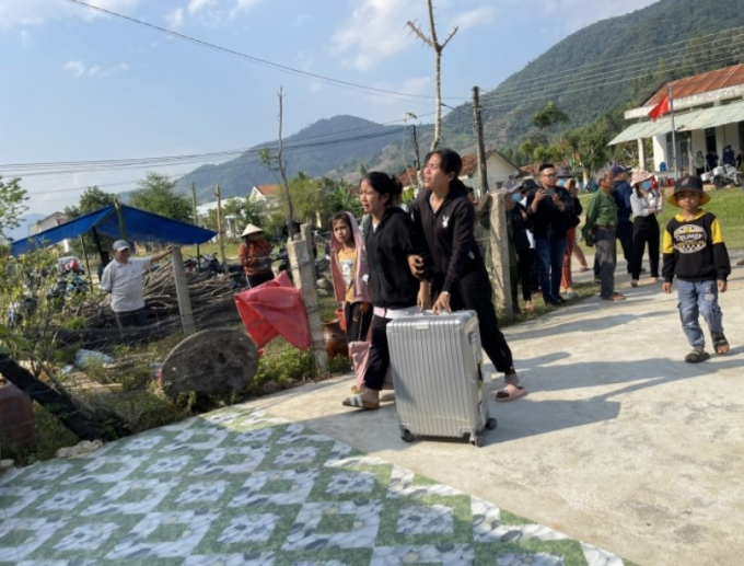 Thi thể nữ sinh từ Hàn Quốc về nhà trong những giọt nước mắt tiếc thương