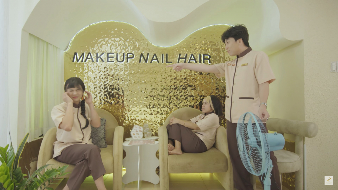 Minh Tú “quậy đục nước” salon của Puka trong tập 3 sitcom Tiệm tóc bất ổn