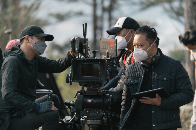 Trại hoa đỏ của đạo diễn Victor Vũ - phim dài của tập đầu tiên của Việt Nam được chiếu trên 177 quốc gia