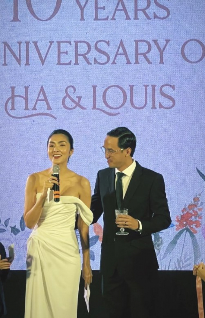 Trọn vẹn tiệc 10 năm ngày cưới của Hà Tăng: Không gian lãng mạn, Phương Khánh và hội bạn góp mặt