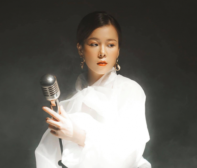 Ca sĩ Thùy Dung - nàng thơ 10 năm song hành cùng nhạc Pháp đang gây sốt mạng xã hội là ai?
