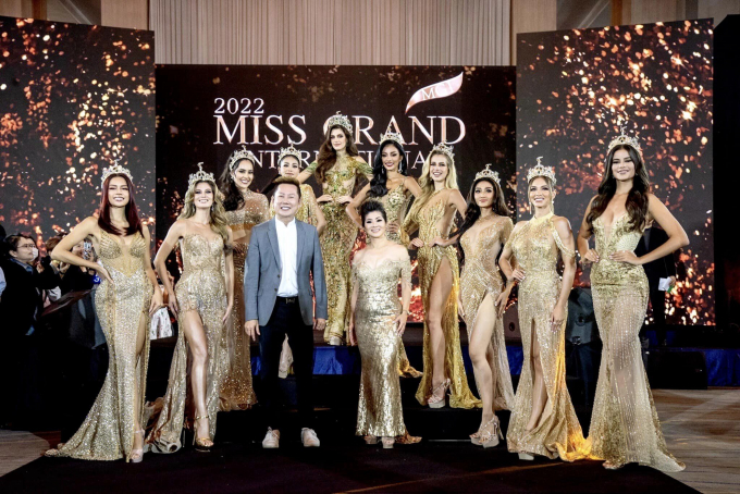 Á hậu 5 Miss Grand ngậm ngùi nhận vương miện từ Á hậu 5 Hoa hậu Hòa bình Thái Lan