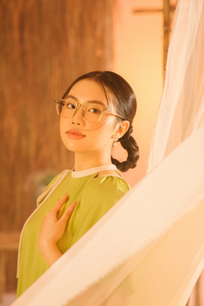 Phương Mỹ Chi khoác màu áo mới cho bài hát Bolero đầu tiên tại Việt Nam - “Nắng chiều”