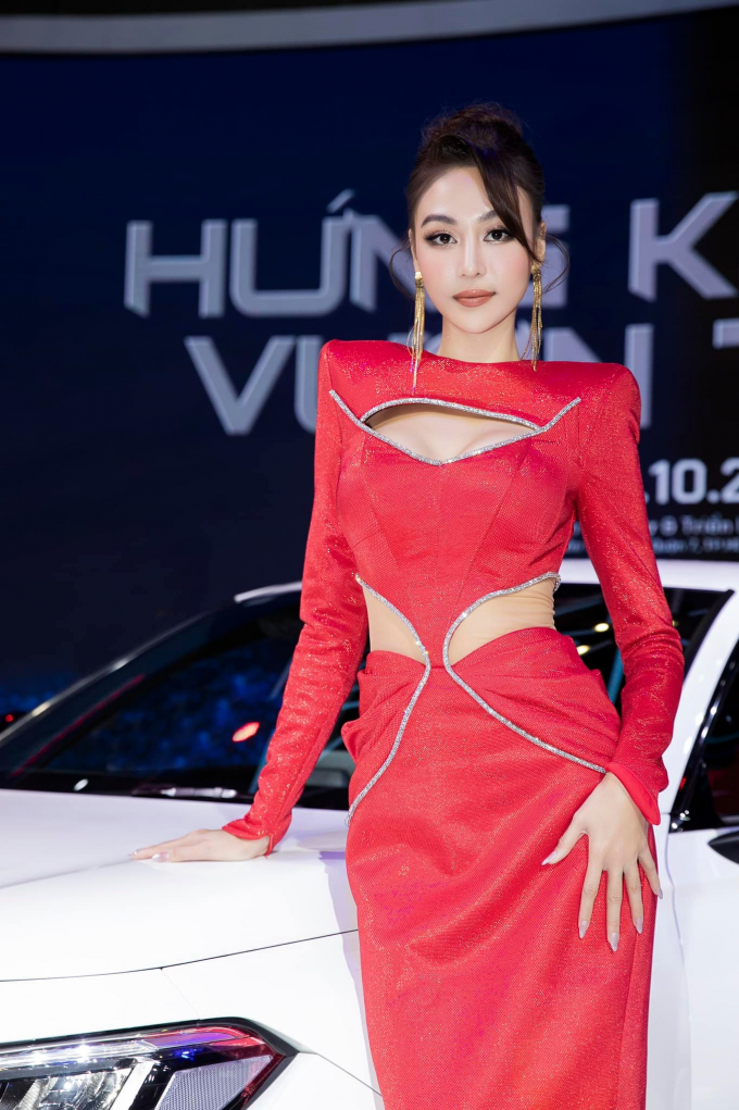 1 năm thi 2 cuộc thi hoa hậu, Tuyết Như nhận quả ngọt khi lần đầu trở thành Mentor của Hoa hậu Việt Nam