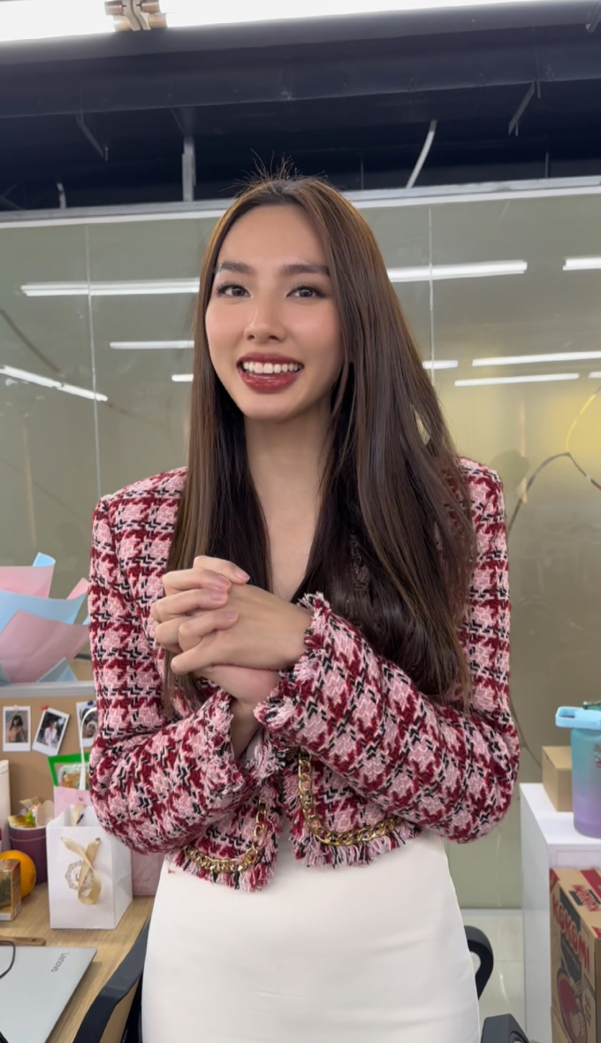 Thùy Tiên, Thiên Ân cùng dàn hậu khí thế cổ vũ, kêu gọi bình chọn cho Phương Anh trước thềm Miss International 2022