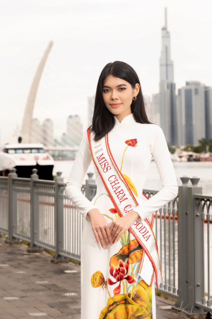Miss Charm Cambodia đá thẳng Mr. Nawat cực căng, ẩn ý: Miss Grand mãi xếp sau Miss Universe