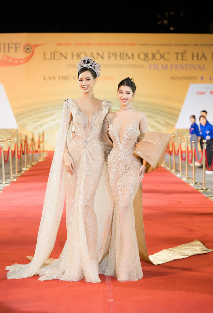 Hoa hậu Liên lục địa Bảo Ngọc hào quang rực rỡ, đội vương miện 8 tỷ dự Liên hoan phim Quốc tế Hà Nội