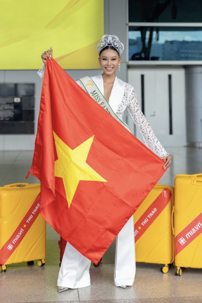 Vừa nhập cuộc Hoa hậu Trái Đất, Thạch Thu Thảo đã được đánh giá cao, gây ấn tượng với thí sinh quốc tế