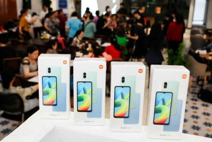 Xiaomi Việt Nam tặng người bán hàng online 100 smartphone