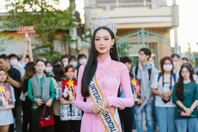 Bị mỉa mai hoa hậu quốc tế mà suốt ngày ở Việt Nam, đây là cách Bảo Ngọc đáp trả công chúng