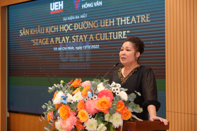 NSND Hồng Vân cùng Đại học Kinh tế TPHCM ký kết hợp tác, ra mắt sân khấu kịch học đường