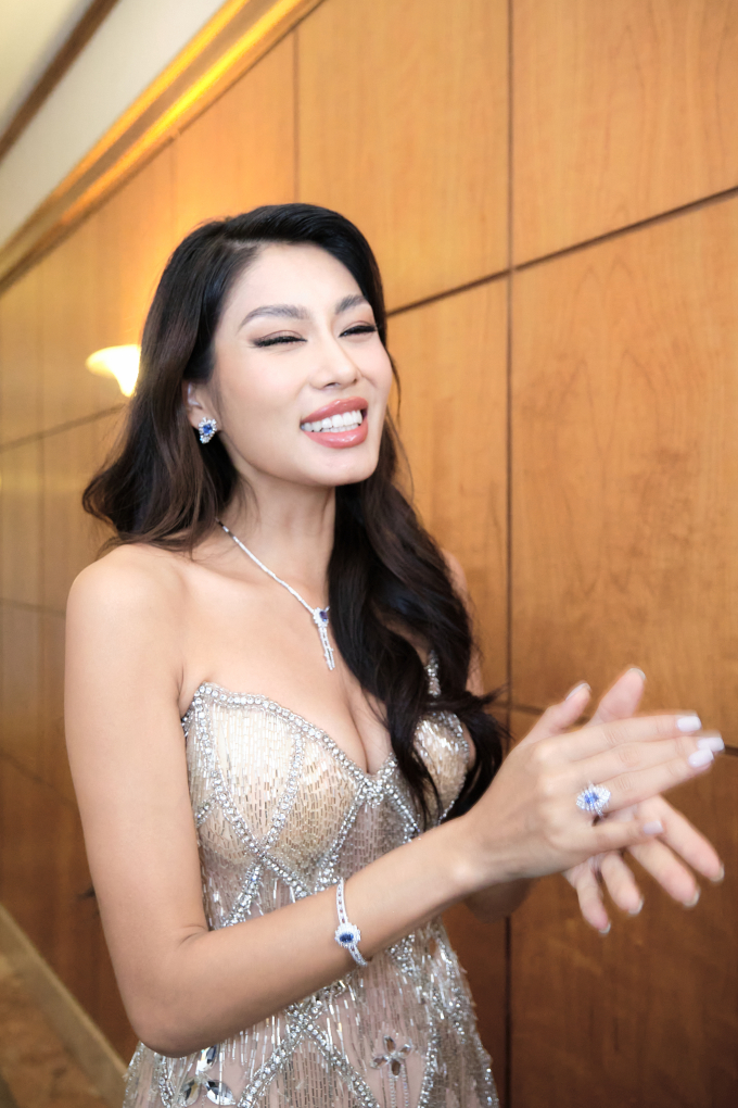 Á hậu Thảo Nhi khoe visual bén ngót, tiết lộ kế hoạch chuẩn bị đại diện Việt Nam thi Miss Universe 2023