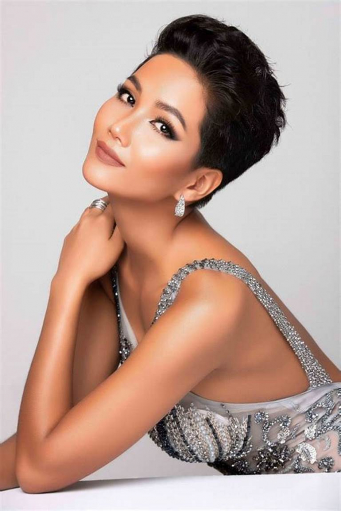 Ảnh profile của dàn mỹ nhân Việt tại Miss Universe: Ngọc Châu bén ngót không kém cạnh HHen Niê, Khánh Vân