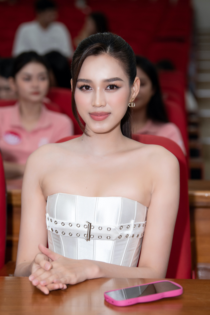 Đỗ Hà, Ngọc Thảo xuất hiện với vai trò mới tại Hoa hậu Việt Nam 2022 khiến nhiều netizen “phấn khích”
