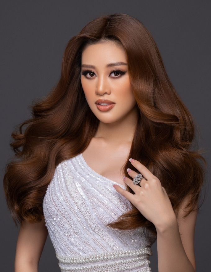 Ảnh profile mỹ nhân Việt trên đấu trường Miss Universe: Ngọc Châu bén lẹm không kém cạnh HHen Niê, Khánh Vân