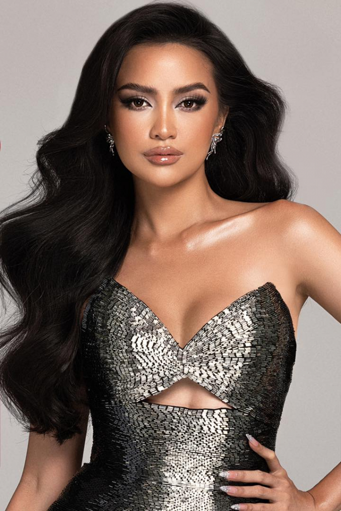 Ngắm trọn bộ ảnh profile đẹp lung linh của Ngọc Châu trên trang chủ Miss Universe